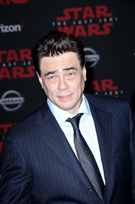 Benicio Del Toro posters