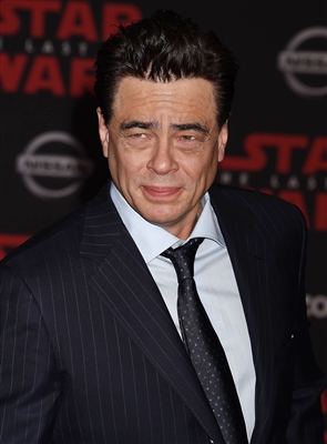 Benicio Del Toro posters