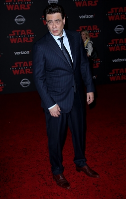 Benicio Del Toro posters