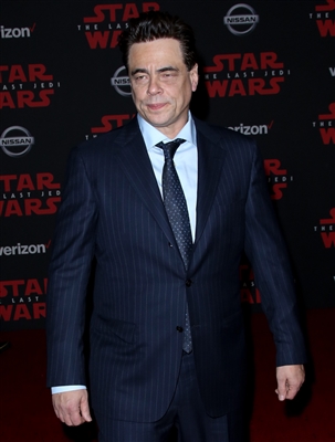 Benicio Del Toro posters