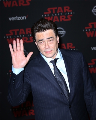 Benicio Del Toro posters