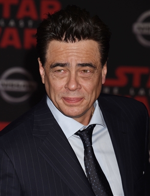 Benicio Del Toro posters