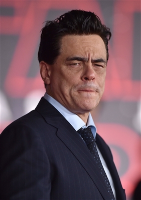 Benicio Del Toro posters