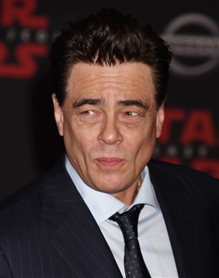 Benicio Del Toro posters