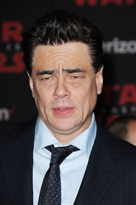 Benicio Del Toro posters