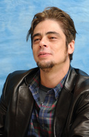 Benicio del Toro longsleeve t-shirt #2404549
