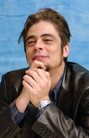Benicio del Toro longsleeve t-shirt #2404550