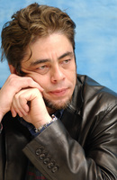 Benicio del Toro longsleeve t-shirt #2404564