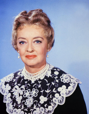 Bette Davis Poster 2675413