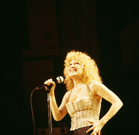 Bette Midler Longsleeve T-shirt #2672430
