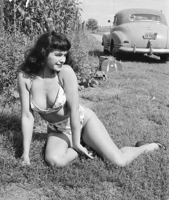 Bettie Page Mouse Pad 1943077