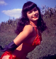 Bettie Page Longsleeve T-shirt #2560402