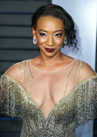 Betty Gabriel Longsleeve T-shirt #3150989
