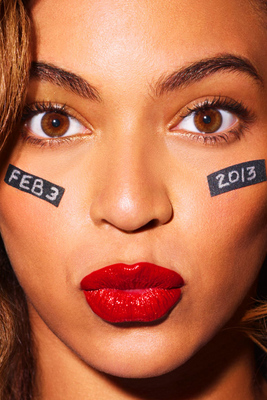 Beyonce Poster 2012873