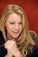 Blake Lively Longsleeve T-shirt #2234621