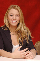 Blake Lively Longsleeve T-shirt #2284580