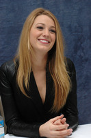 Blake Lively Longsleeve T-shirt #2284581