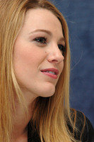 Blake Lively Longsleeve T-shirt #2284583