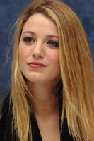 Blake Lively Longsleeve T-shirt #2284587