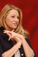 Blake Lively Longsleeve T-shirt #2284591