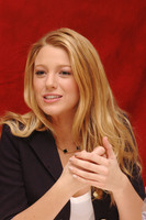 Blake Lively Longsleeve T-shirt #2284594
