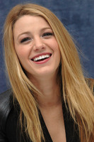Blake Lively Longsleeve T-shirt #2284596