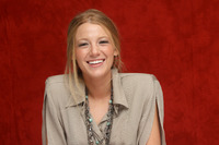Blake Lively Longsleeve T-shirt #2319300