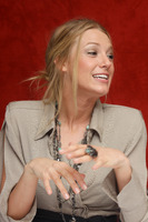 Blake Lively Longsleeve T-shirt #2319338