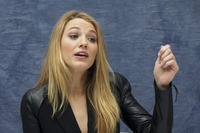 Blake Lively Longsleeve T-shirt #2319339