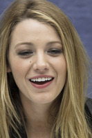 Blake Lively Longsleeve T-shirt #2319340