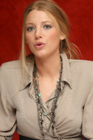 Blake Lively Longsleeve T-shirt #2319341