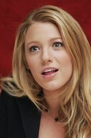 Blake Lively Longsleeve T-shirt #2319343
