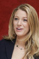 Blake Lively Longsleeve T-shirt #2319380