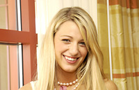 Blake Lively Longsleeve T-shirt #2319389