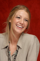 Blake Lively Longsleeve T-shirt #2319395