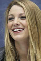 Blake Lively Longsleeve T-shirt #2319397