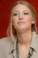 Blake Lively Longsleeve T-shirt #2319401