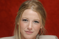 Blake Lively Longsleeve T-shirt #2319419