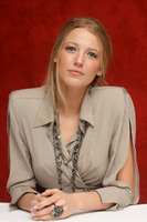 Blake Lively Longsleeve T-shirt #2319421
