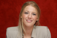 Blake Lively Longsleeve T-shirt #2319437