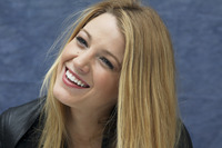 Blake Lively Longsleeve T-shirt #2319452