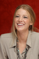 Blake Lively Longsleeve T-shirt #2319459