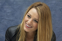 Blake Lively Longsleeve T-shirt #2319461