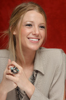 Blake Lively Longsleeve T-shirt #2319473