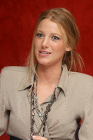 Blake Lively Longsleeve T-shirt #2319511
