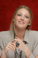 Blake Lively Longsleeve T-shirt #2319534