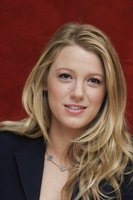 Blake Lively Longsleeve T-shirt #2319547