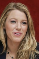 Blake Lively Longsleeve T-shirt #2319556