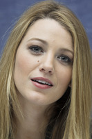Blake Lively Longsleeve T-shirt #2319565