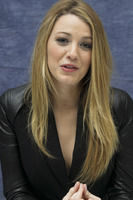 Blake Lively Longsleeve T-shirt #2319576